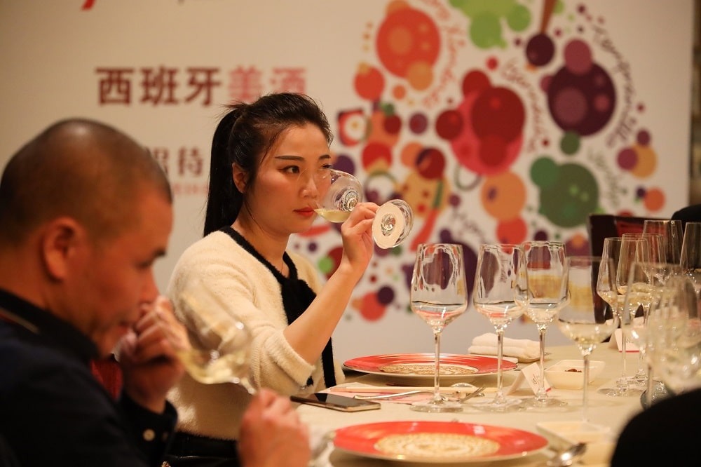 The Guests Taste the Excellent Flavors of Spanish Wines
